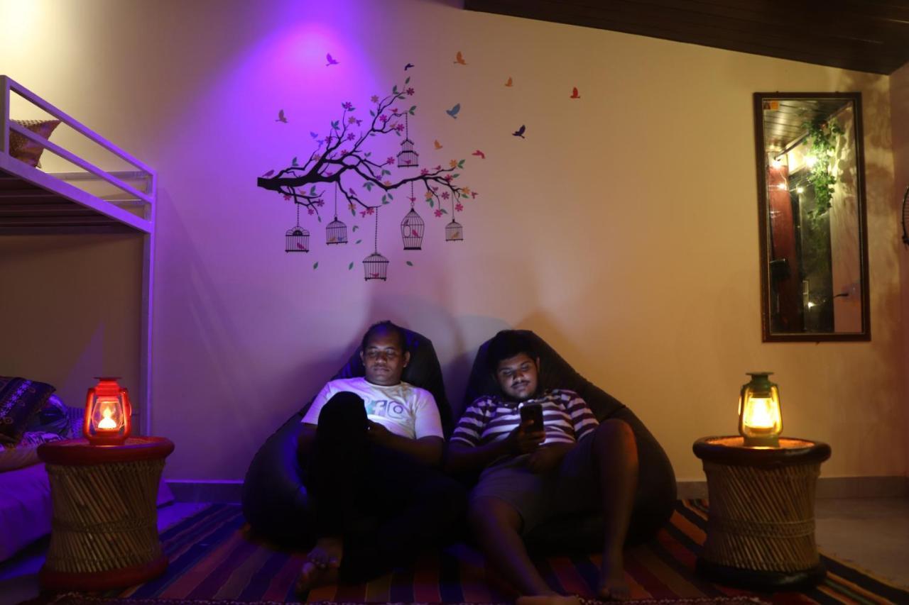 Costel Hostel Malvan Luaran gambar